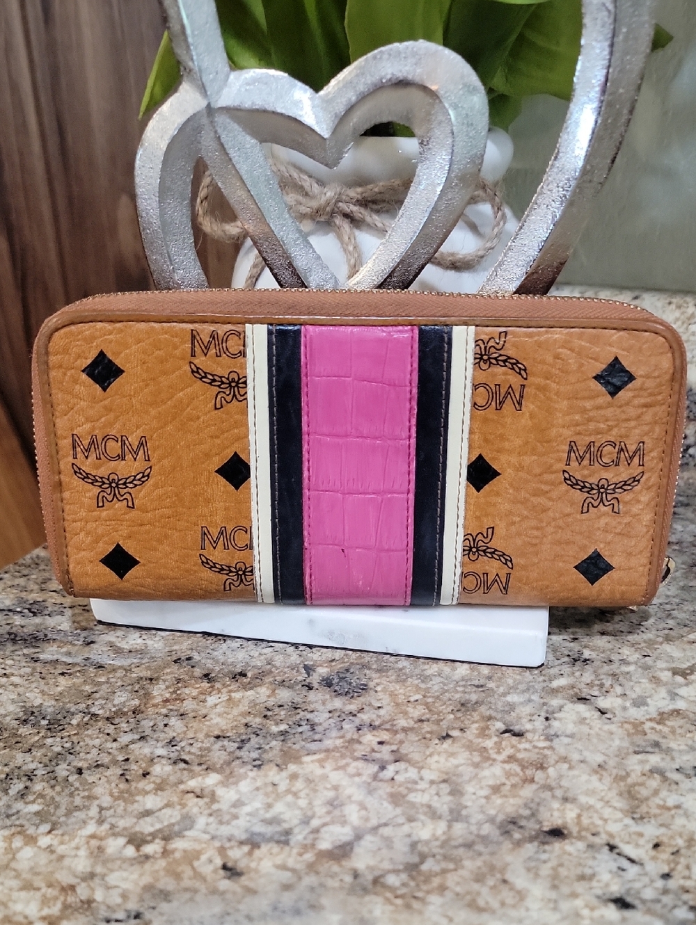 MCM Multicolor Visetos Coated Canvas and Leather Zip Around Wallet - Picture 5 of 8